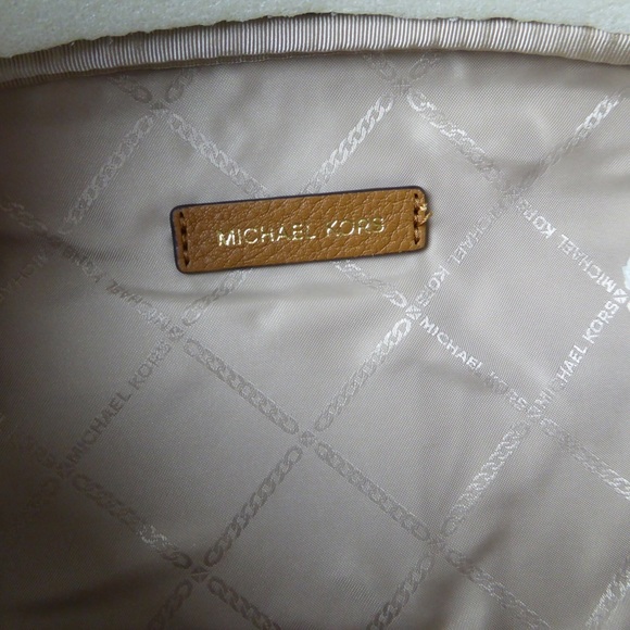 Michael Kors Leather Mott Waist Bag Belt Pack NWT Belt Bag Crossbody - Picture 5 of 8